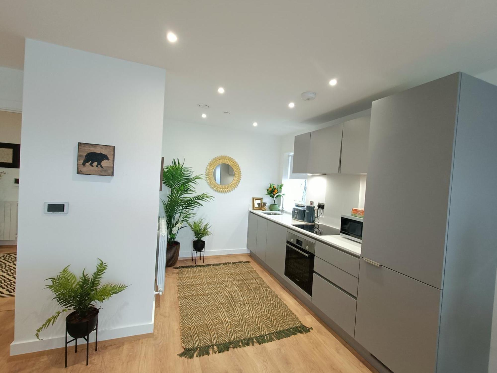 Snuggle Inn - Riverside Apartments - Views Over Looking London River Thames, Close To O2 Arena, London Excel, London City Airport, Thames Clipper- River Boat Service, Woolwich Ferry, Onsite Parking, Twin Room Option Available מראה חיצוני תמונה