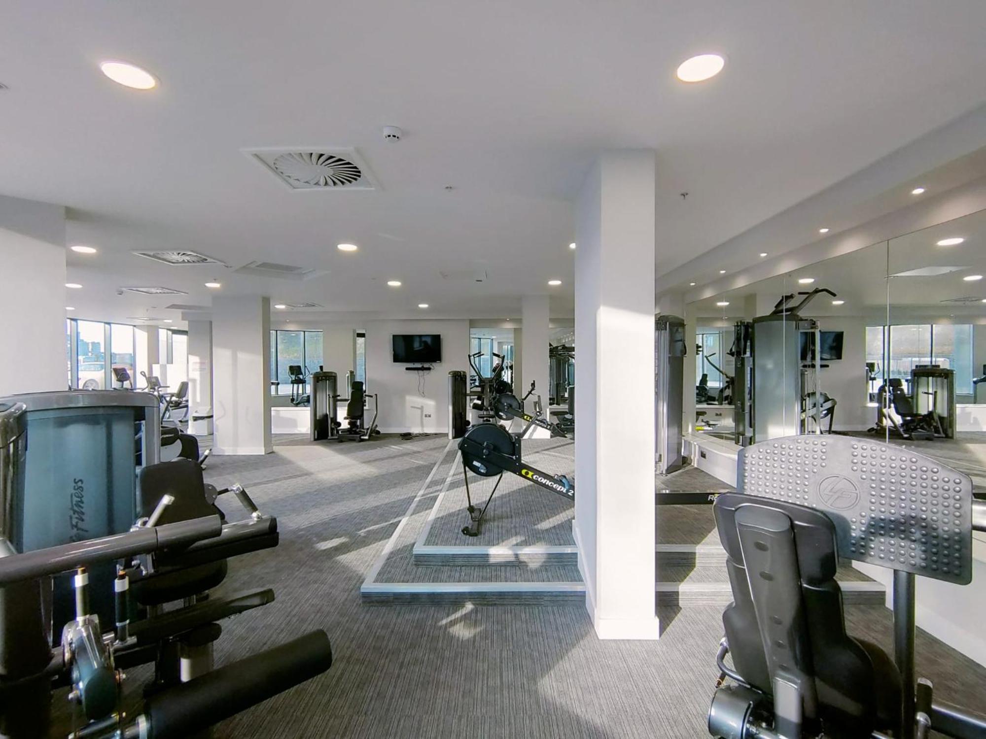 Snuggle Inn - Riverside Apartments - Views Over Looking London River Thames, Close To O2 Arena, London Excel, London City Airport, Thames Clipper- River Boat Service, Woolwich Ferry, Onsite Parking, Twin Room Option Available מראה חיצוני תמונה