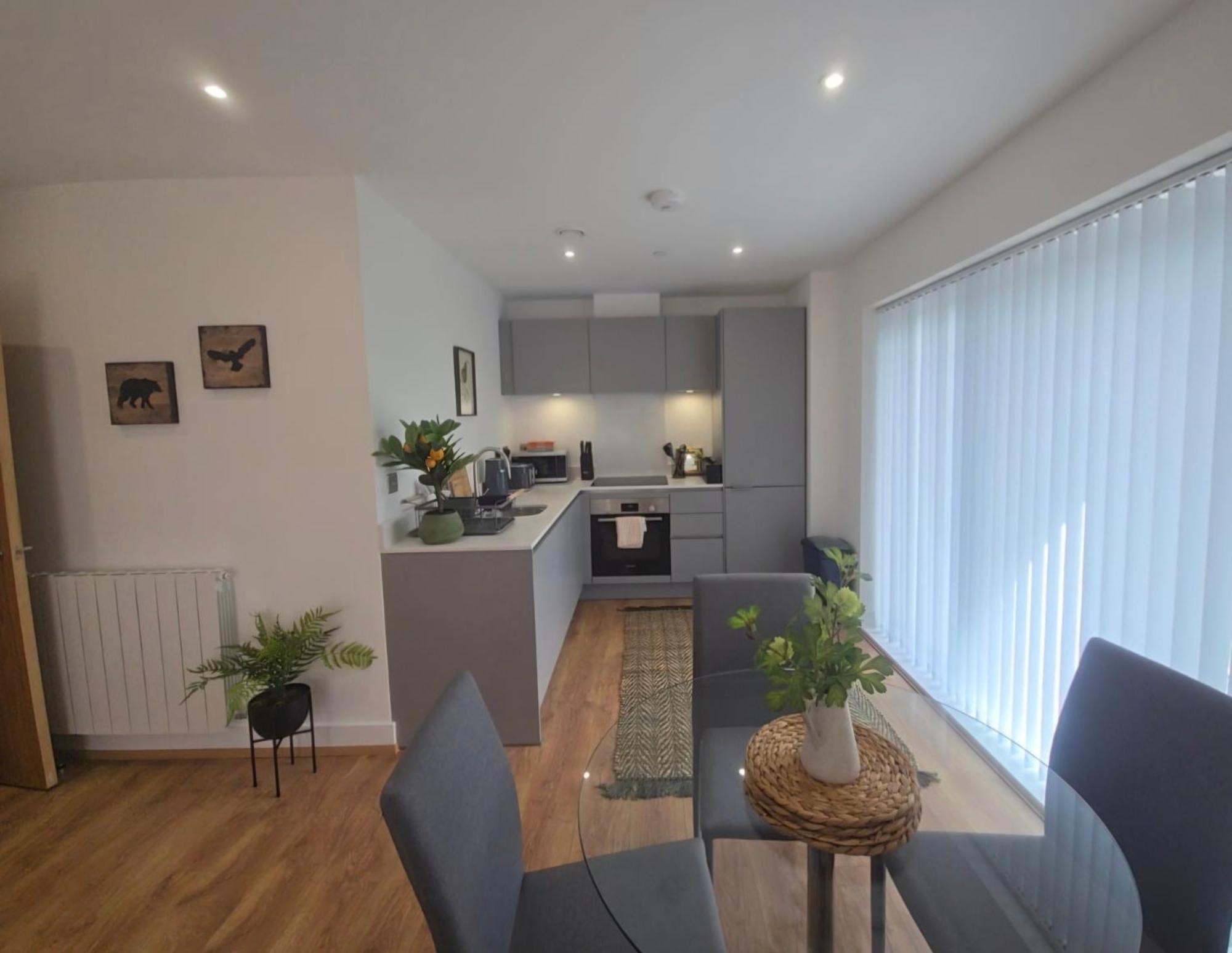 Snuggle Inn - Riverside Apartments - Views Over Looking London River Thames, Close To O2 Arena, London Excel, London City Airport, Thames Clipper- River Boat Service, Woolwich Ferry, Onsite Parking, Twin Room Option Available מראה חיצוני תמונה