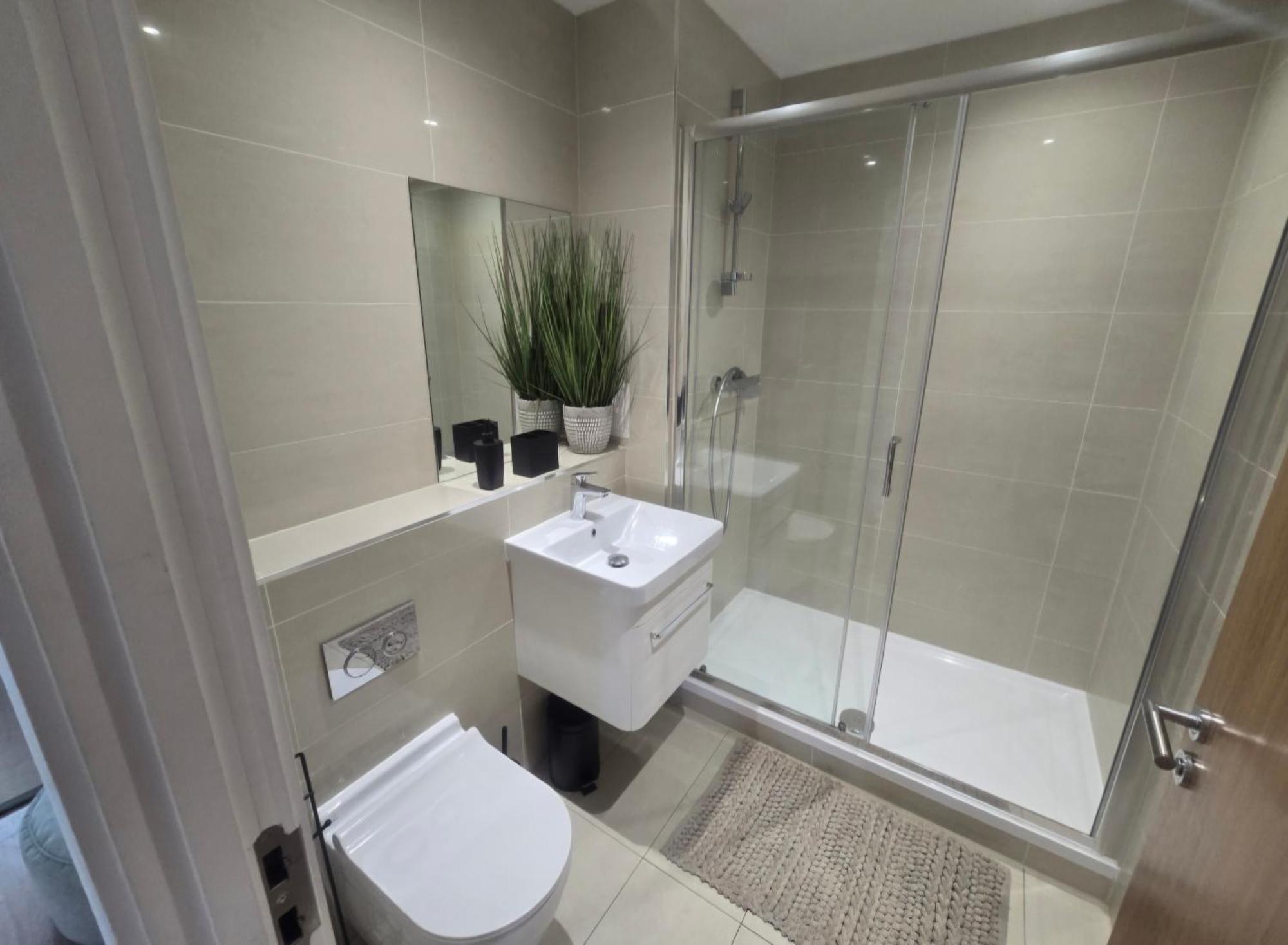 Snuggle Inn - Riverside Apartments - Views Over Looking London River Thames, Close To O2 Arena, London Excel, London City Airport, Thames Clipper- River Boat Service, Woolwich Ferry, Onsite Parking, Twin Room Option Available מראה חיצוני תמונה